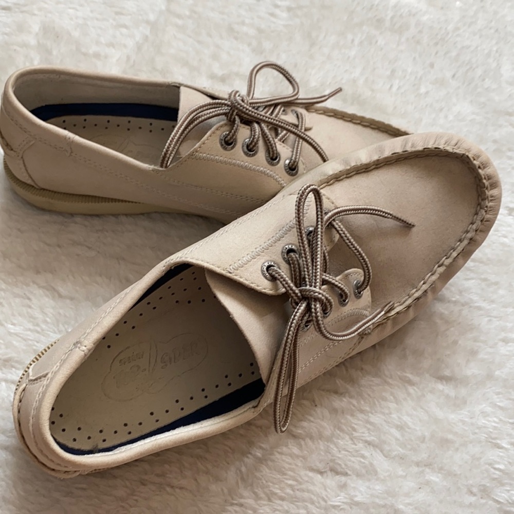 SPERRY TOPSIDERS Men’s Ivory Boat Shoes